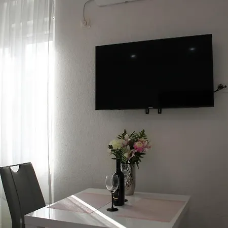 Jeta Studio & Apartment *
