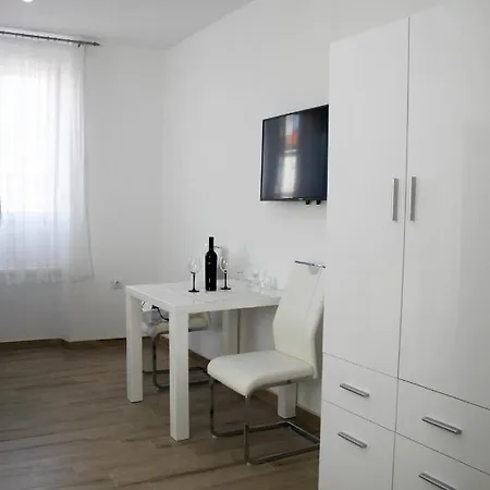 Jeta Studio&rooms * Zara