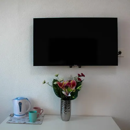 Jeta Studio & Apartment *
